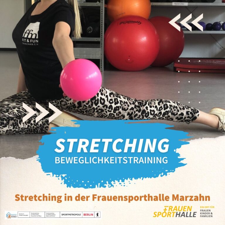 Stretching in der Frauensporthalle Marzahn